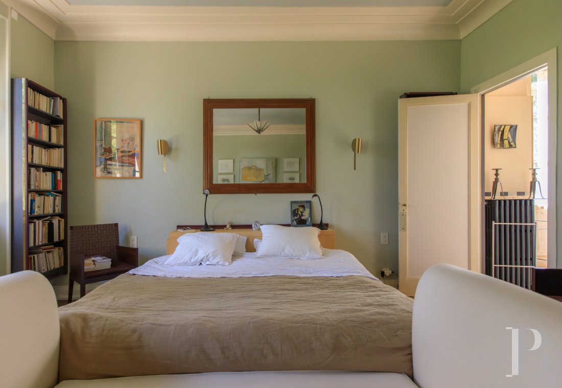 En Saône-et-Loire, à Mâcon, une villa et son jardin entièrement de style Art déco - photo  n°43